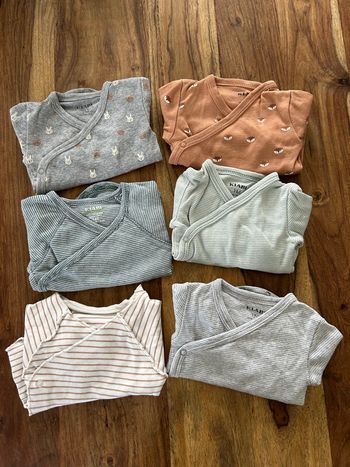 Lot 6 body Kiabi 1 mois 