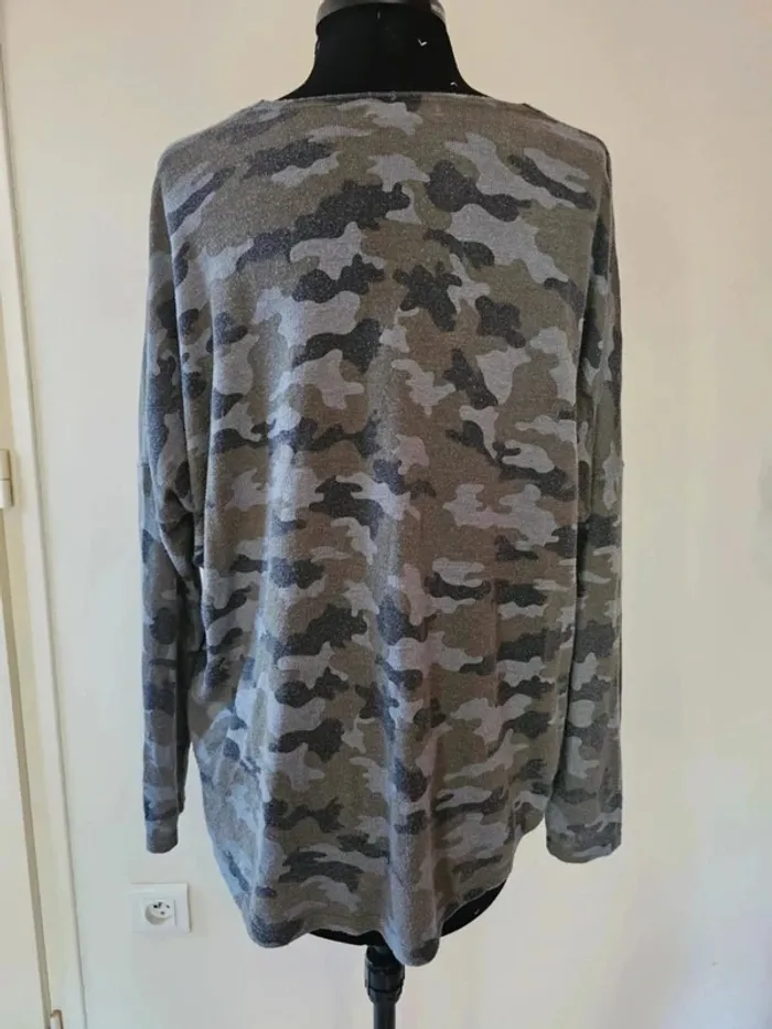 Pull femme camouflage Peace n' Love col V - Taille M/L - Manches longues - photo numéro 2