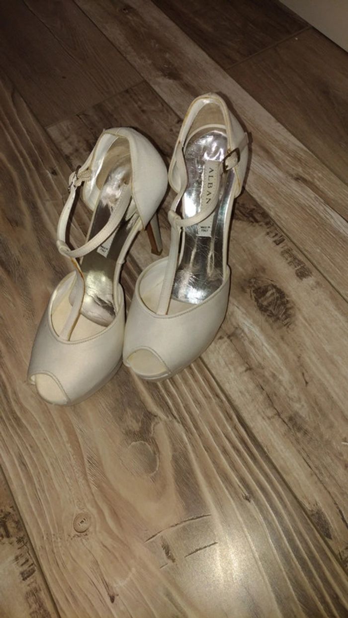 Robe de mariée juste parfaite 🤩 + chaussures offertes - photo numéro 11