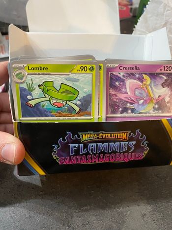 Lot 100 cartes Pokémon Flammes Fantasmagoriques ME02