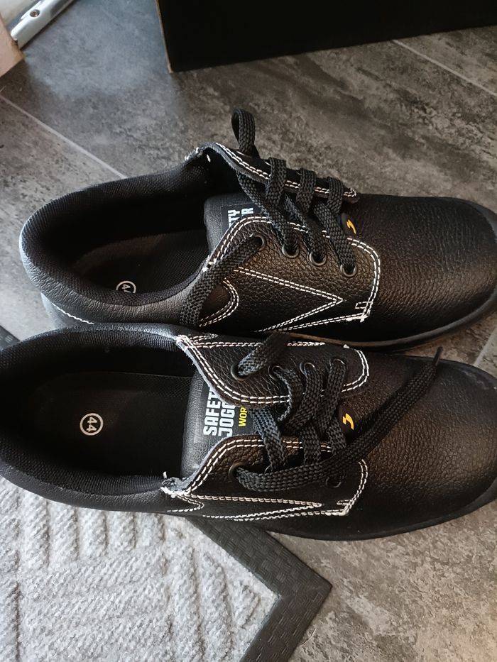 Chaussures de sécurité homme taille 44 neuve - photo numéro 3