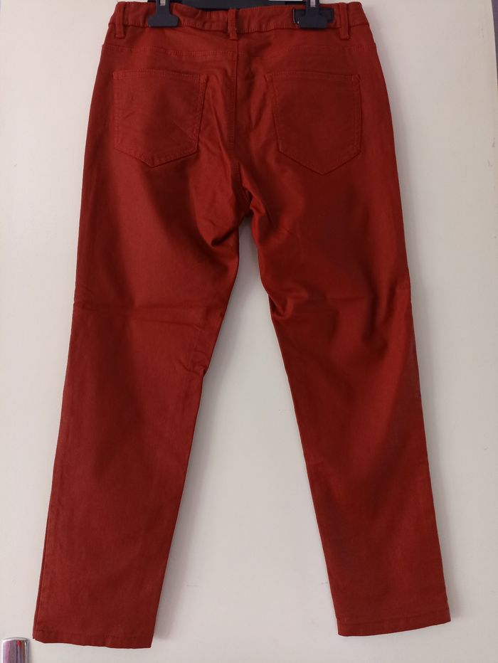 Pantalon rouge - photo numéro 2