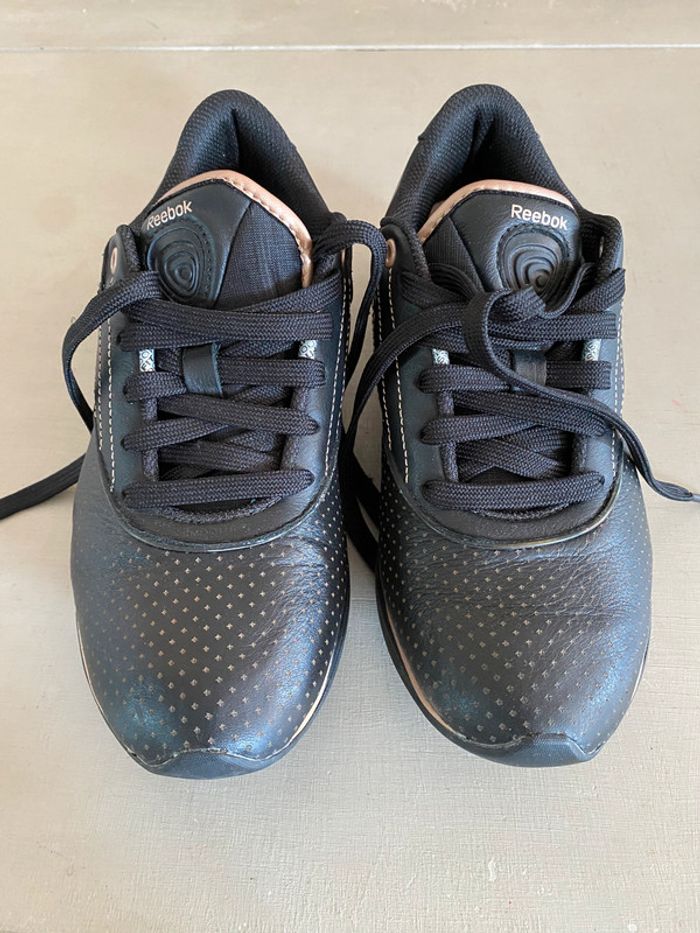 Basket vintage Reebok easy tone moving air inside smooth fit noire et rosé taille 37 - photo numéro 2