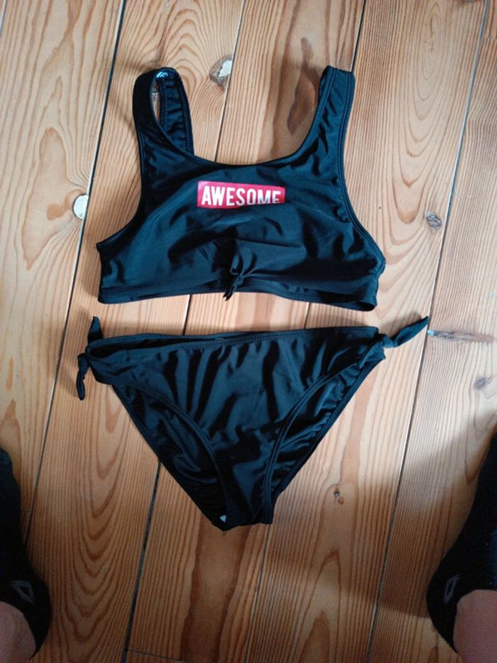 Maillot de bain neuf Tissaia 16 ans