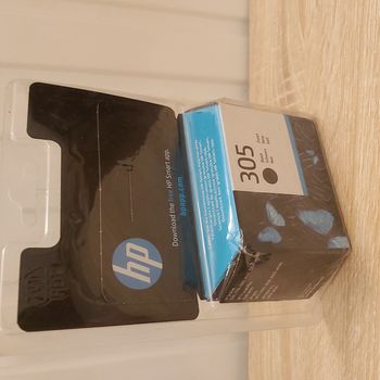 Une cartouche d'encre d'imprimante HP 305 d'origine -Black-