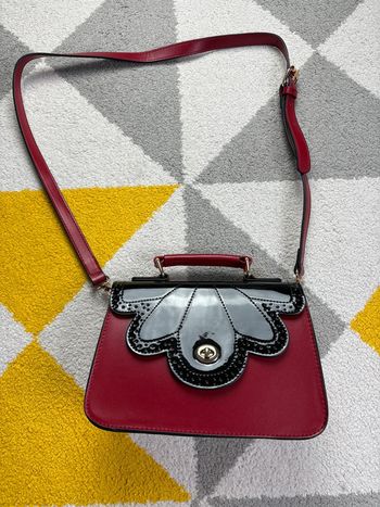 Sac à bandoulière RoyalMonk | Bordeaux et noir | Taille 25 X 16,5 cm