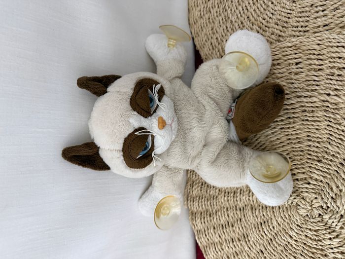 Peluche Chat Grumpy Cat Ganz avec ventouses pour fenêtre - photo numéro 2