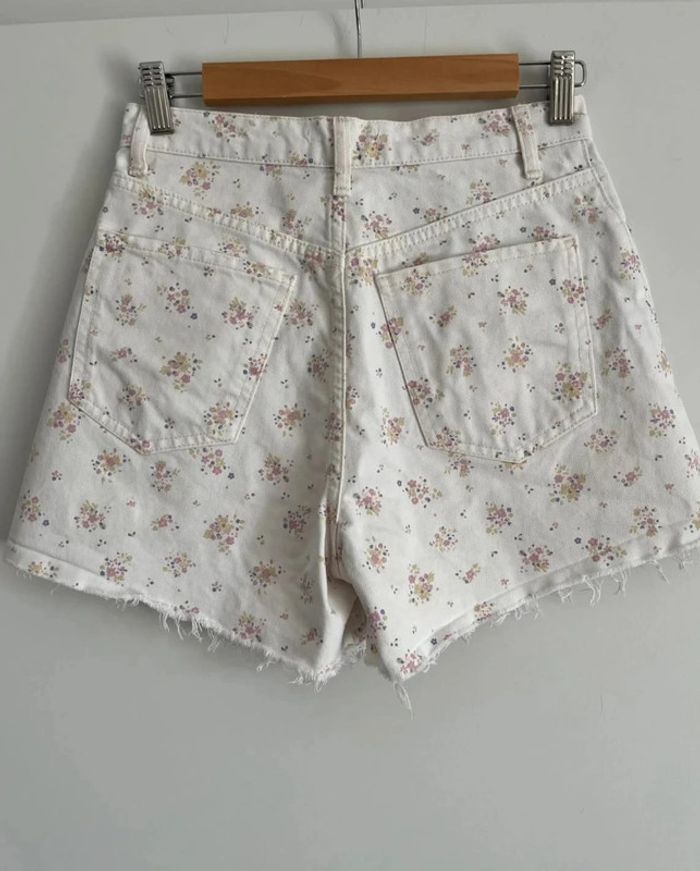 Short en jean blanc fleuri Zara - photo numéro 6