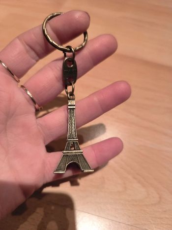 Porte clés tour Eiffel dorée