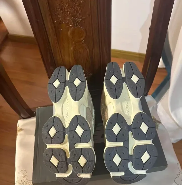 New Balance 9060 'Grey Matter' Taille 40 - photo numéro 5