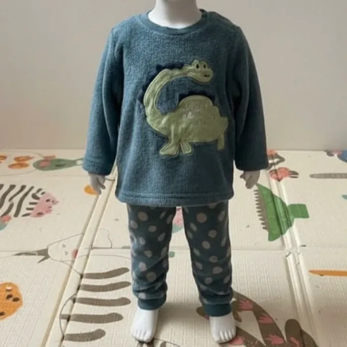 Pyjama dinosaure Primark en taille 12-18 mois