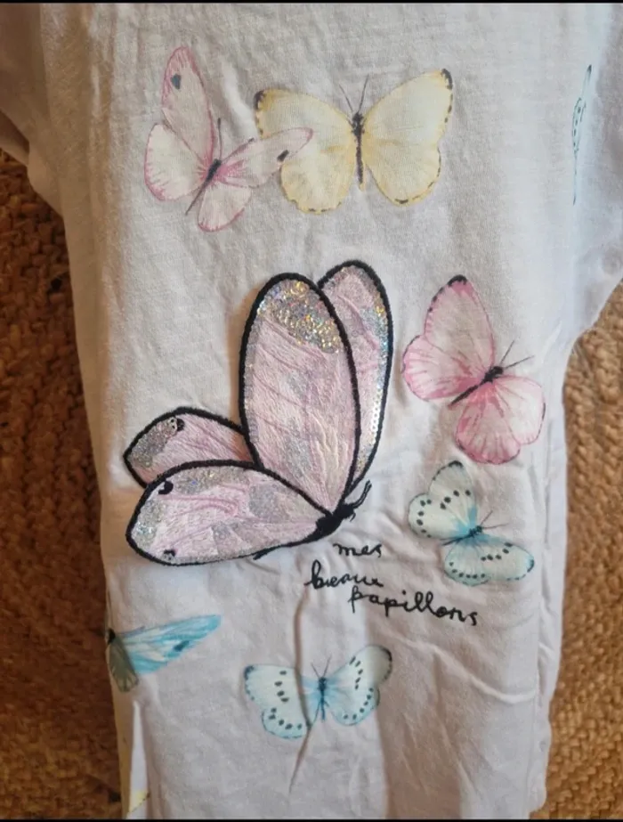 Tee-shirt rose avec papillon fille h&m 6 ans - photo numéro 2