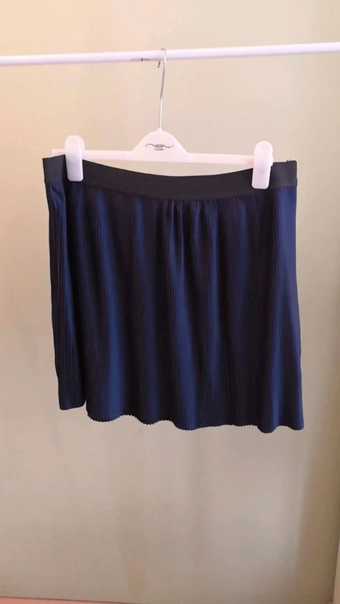 Jupe plissée bleue marine Kiabi t. XL