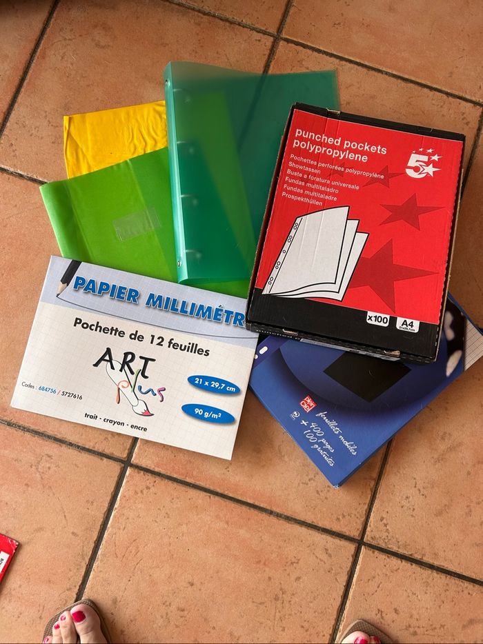 Lot fournitures