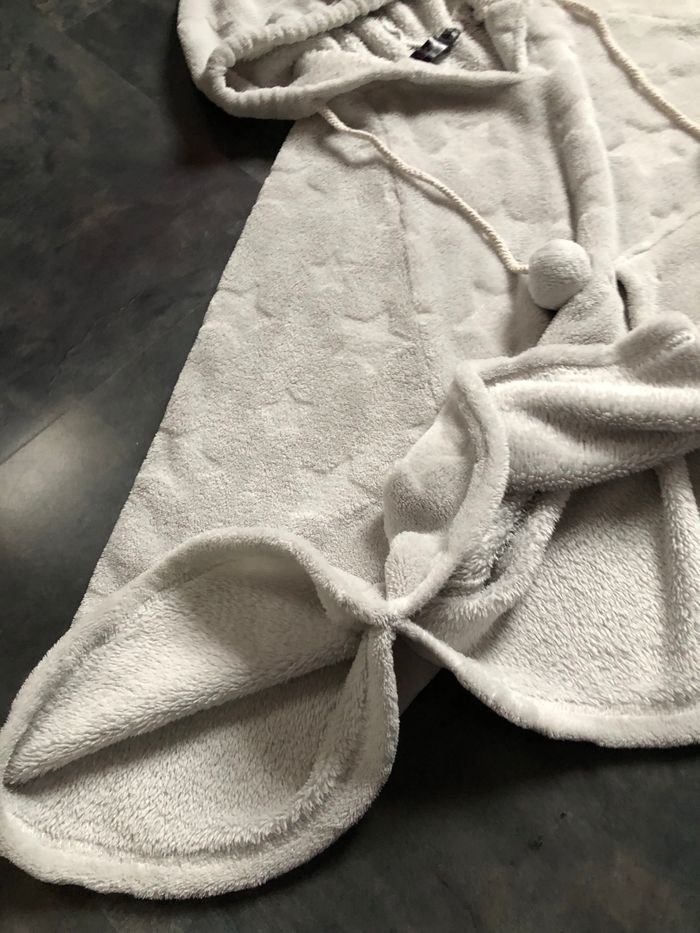 Cape sur robe de chambre en pilou polaire - photo numéro 3