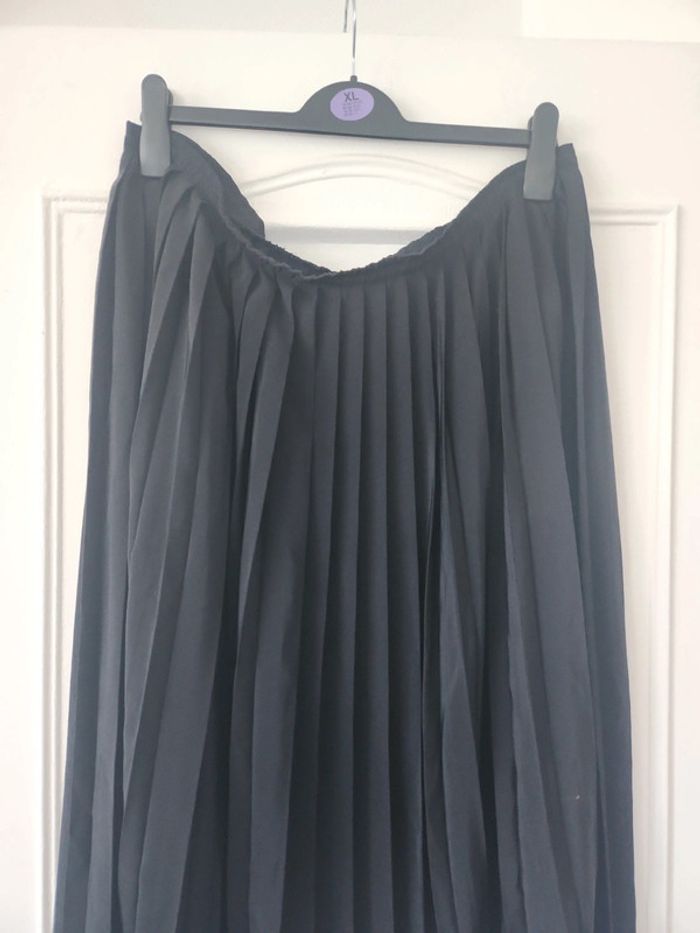 Jupe mi longue plissée - photo numéro 2