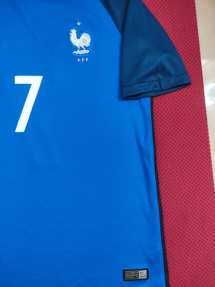 Maillot de foot Griezmann France, Nike Authentique Officiel taille enfant 13/15 ans, proche du Neuf - photo numéro 3