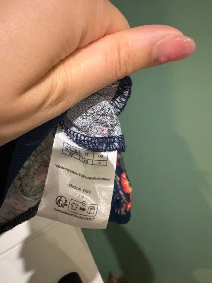 Veste légère bleu marine et colores fleuris - photo numéro 3