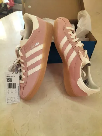 Baskets Adidas München vieux rose