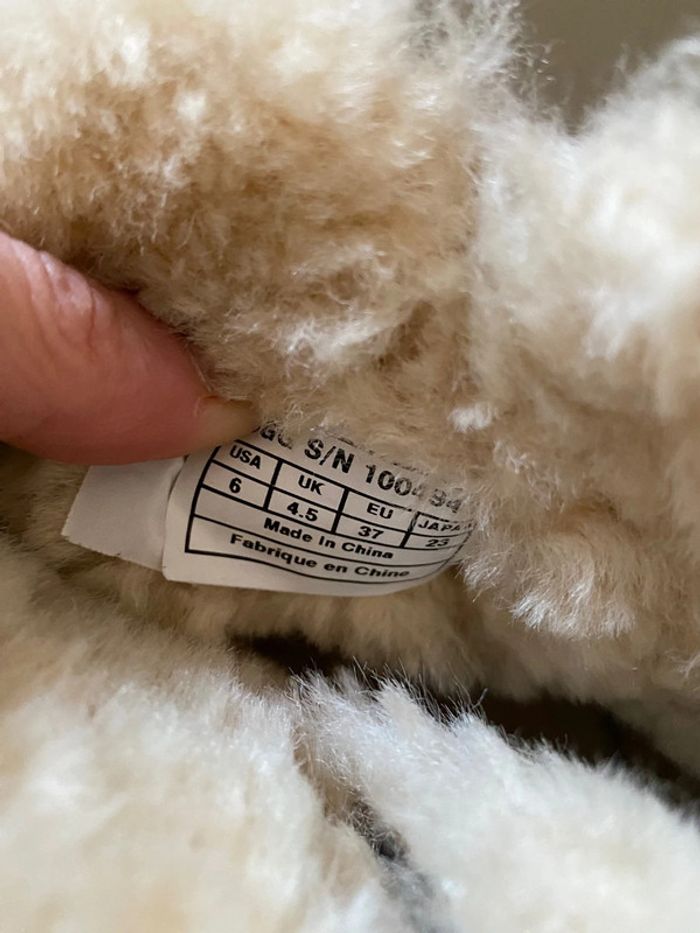 Mini UGG Swarovski taille 37 - photo numéro 18