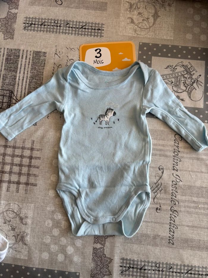 Bodies 3 mois - photo numéro 2