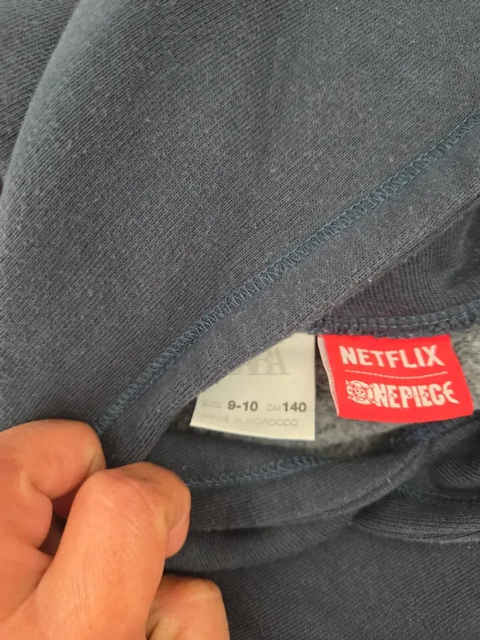 Sweat Zara One Piece taille 9.10 ans - photo numéro 4