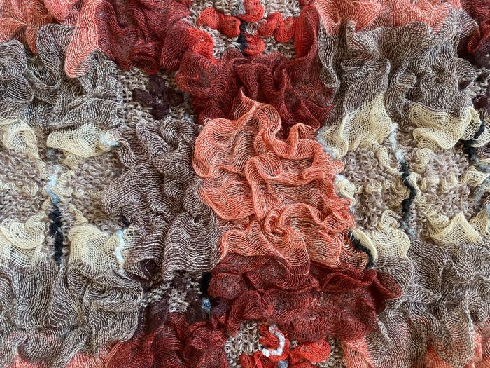 Echarpe fleur en relief - photo numéro 4