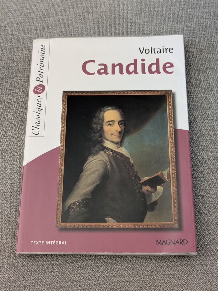 "Candide" de Voltaire ( neuf et recouvert )
