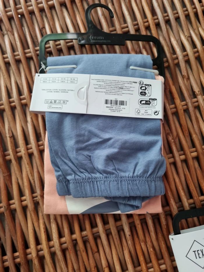 Lot de 2 pyjamas neufs fille 5/6ans - photo numéro 3