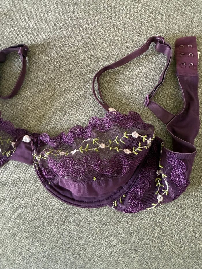 Soutien-gorge Tex Underwear dentelle fleurie violet taille 100C - photo numéro 2