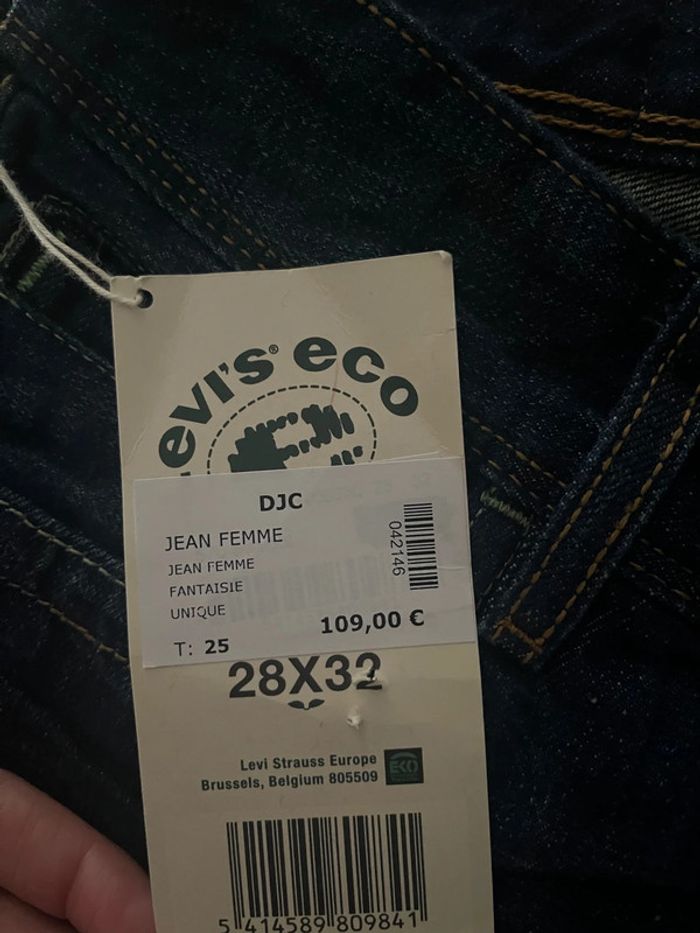 Bermuda Levi's femme neuf avec étiquette - photo numéro 4