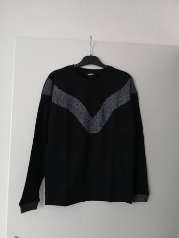 Sweat noir avec bande argentée La Halle taille XS