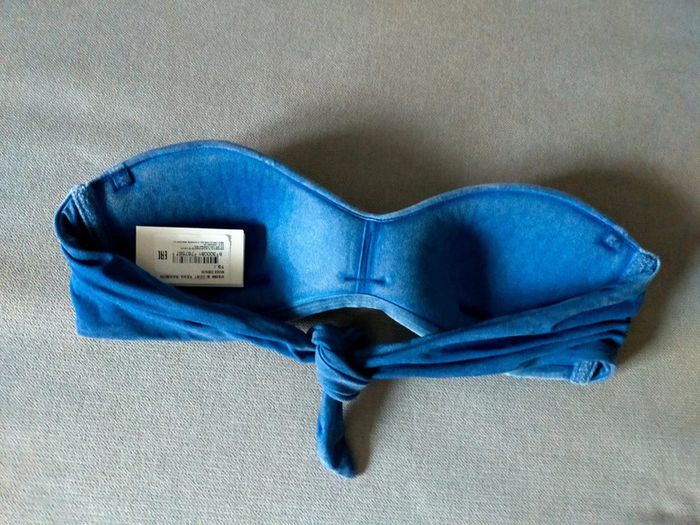 Haut de bikini bandeau bleu velours – Taille 36 – 1 seul exemplaire disponible - photo numéro 4