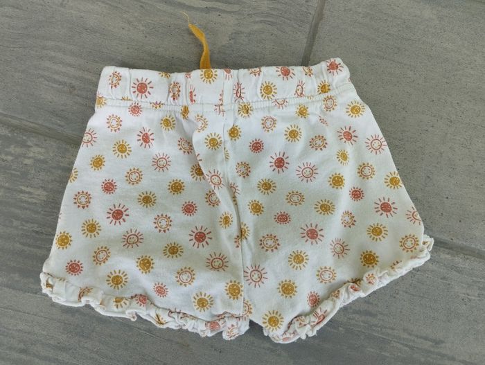 Lot n°394 Lot de deux shorts Gémo 12 mois - photo numéro 4