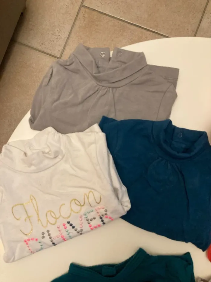 Lot de vêtements fille 9M été/hiver - photo numéro 2