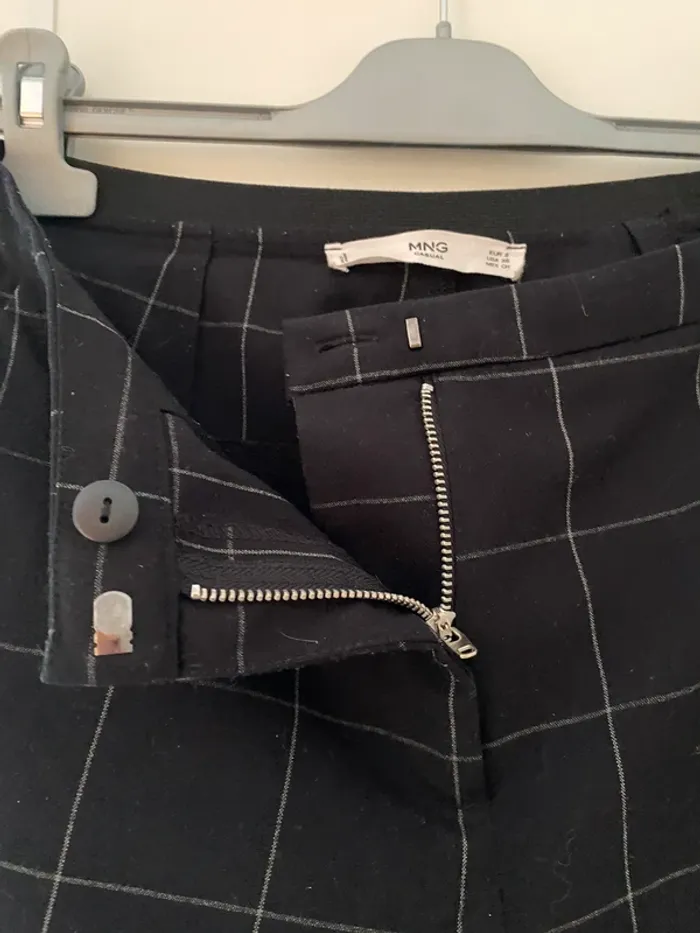 Pantalon droit noir à carreau blanc - photo numéro 2