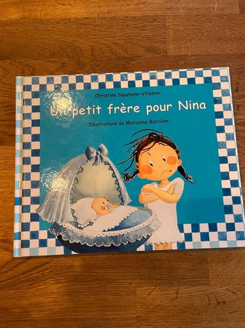 Livre L’école des loisirs Un petit frère pour Nina