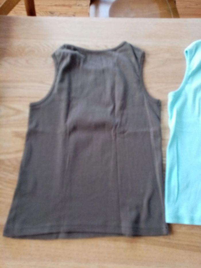 T-shirt sans manches - photo numéro 3