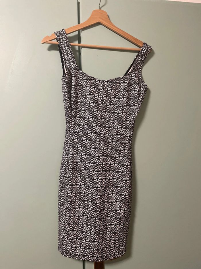 Robe motif triangle bershka