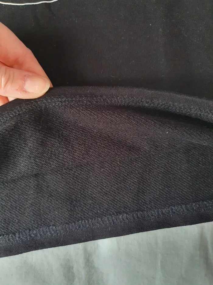 Sweat fin noir à capuche H&M nasa - photo numéro 4