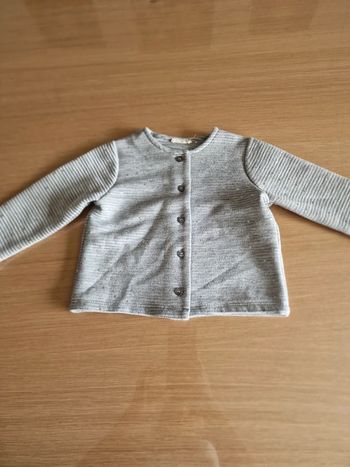 Gilet gris et argenté 2 ans
