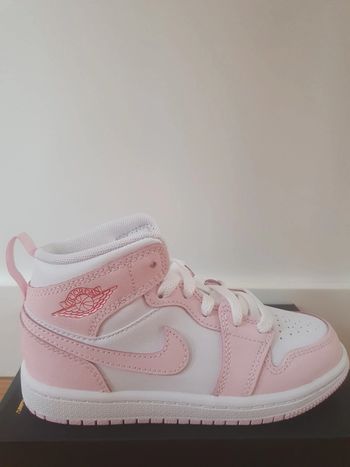 Nike Jordan 1 Mid "Pink" (28)