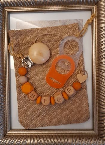 Attache tétine personnalisé avec adaptateur et pochette cadeau