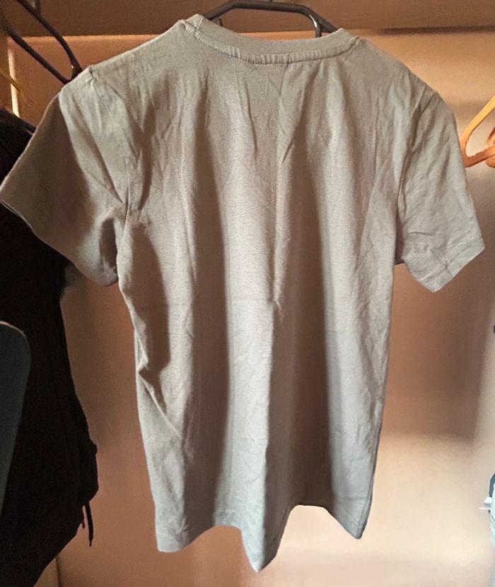 TEE shirt Les Minions Taille 8 ans - photo numéro 2