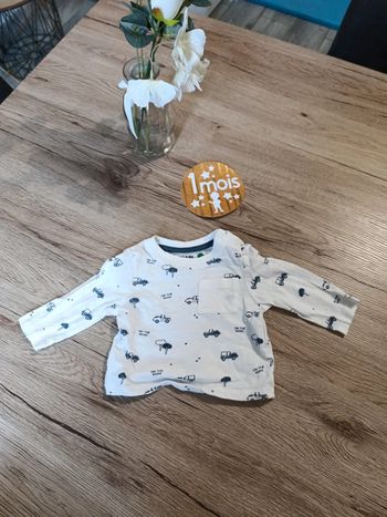 T-shirt Kiabi 1 mois neuf