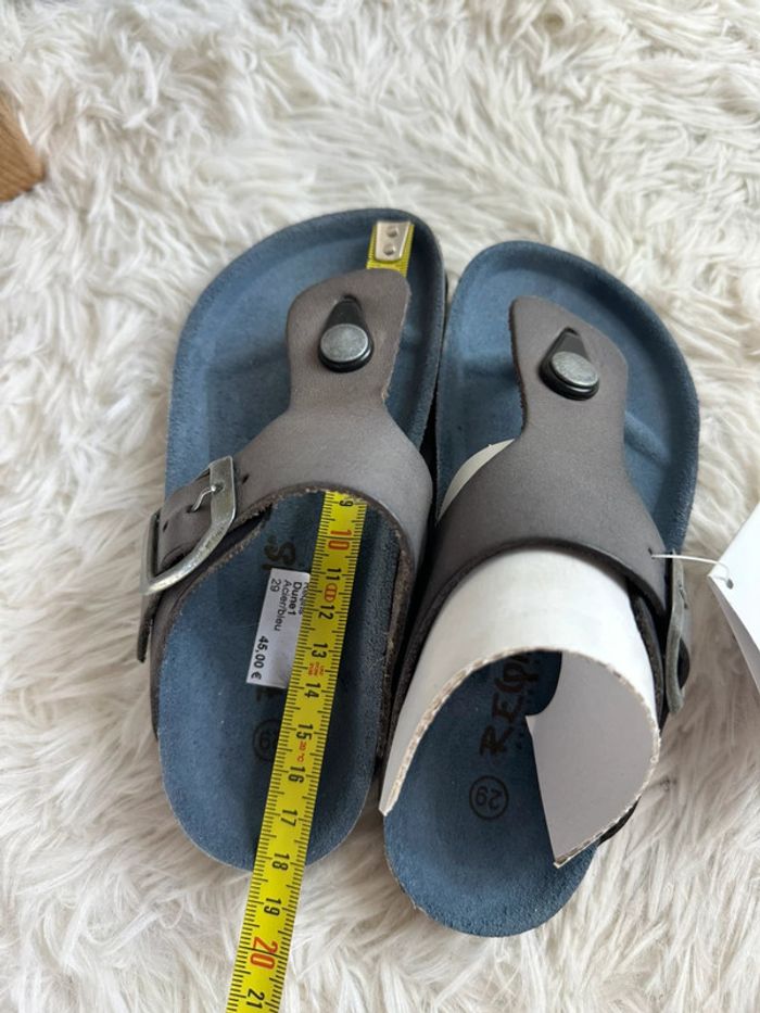Paire de claquette Reqins taille 29 - photo numéro 5