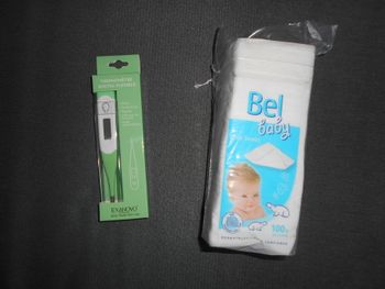 Thermométre digital flexible neuf + paquet de 100 carrés de coton neuf