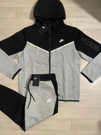 Ensemble Nike Tech noir gris 