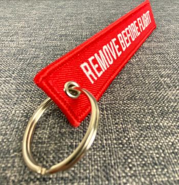 Porte Clés brodé Etiquette bagage Avgeek "Remove Before Flight" Avion NЕUF