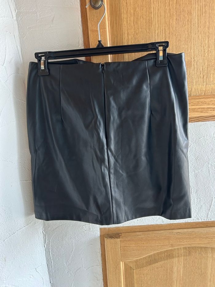 Jupe en similicuir noire Only - taille XL - photo numéro 2